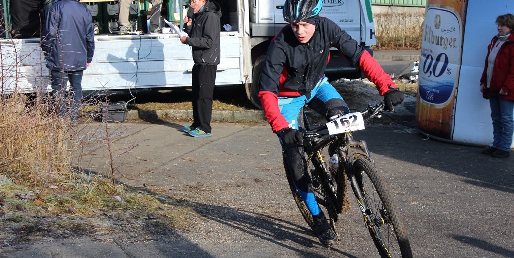 Bulls-Cup in Adenau – Sieg für Simon